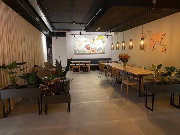 NinetyNine Hotel